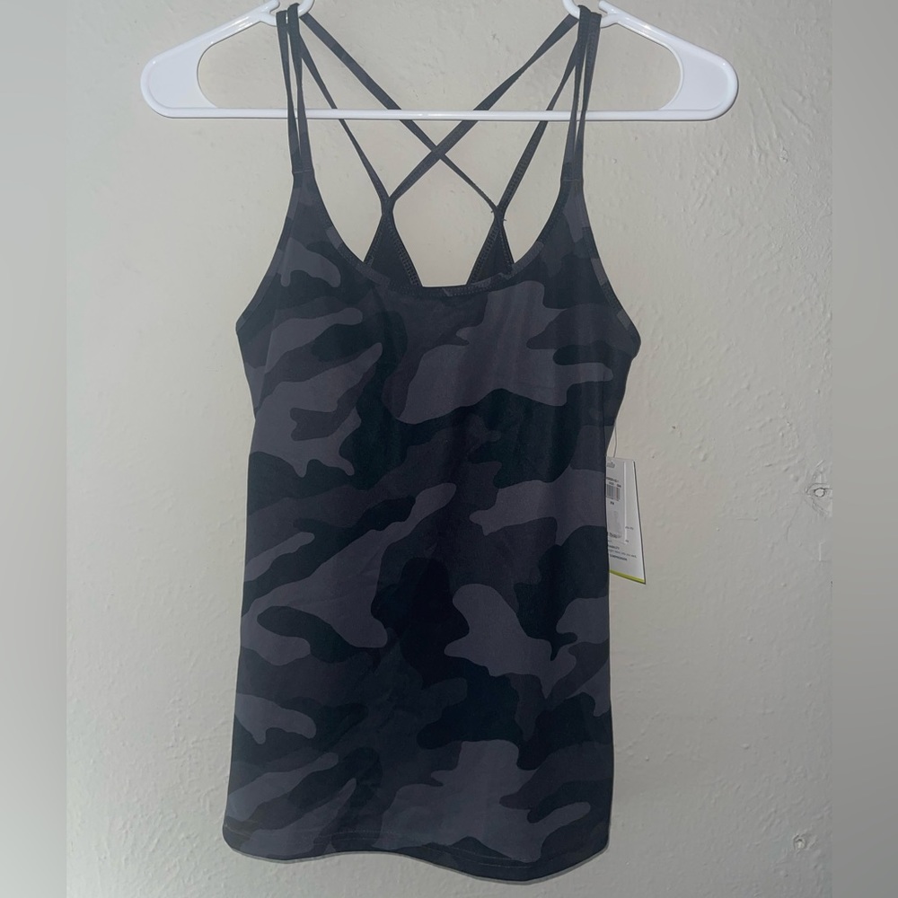 NWT Old Navy Active Camo Tank Top W/Built in Bra